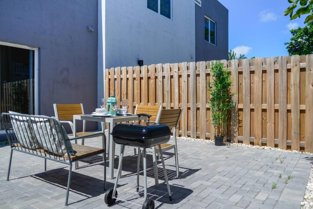 Awesome Townhouse 15 Minutes From The Beach Miami Kültér fotó